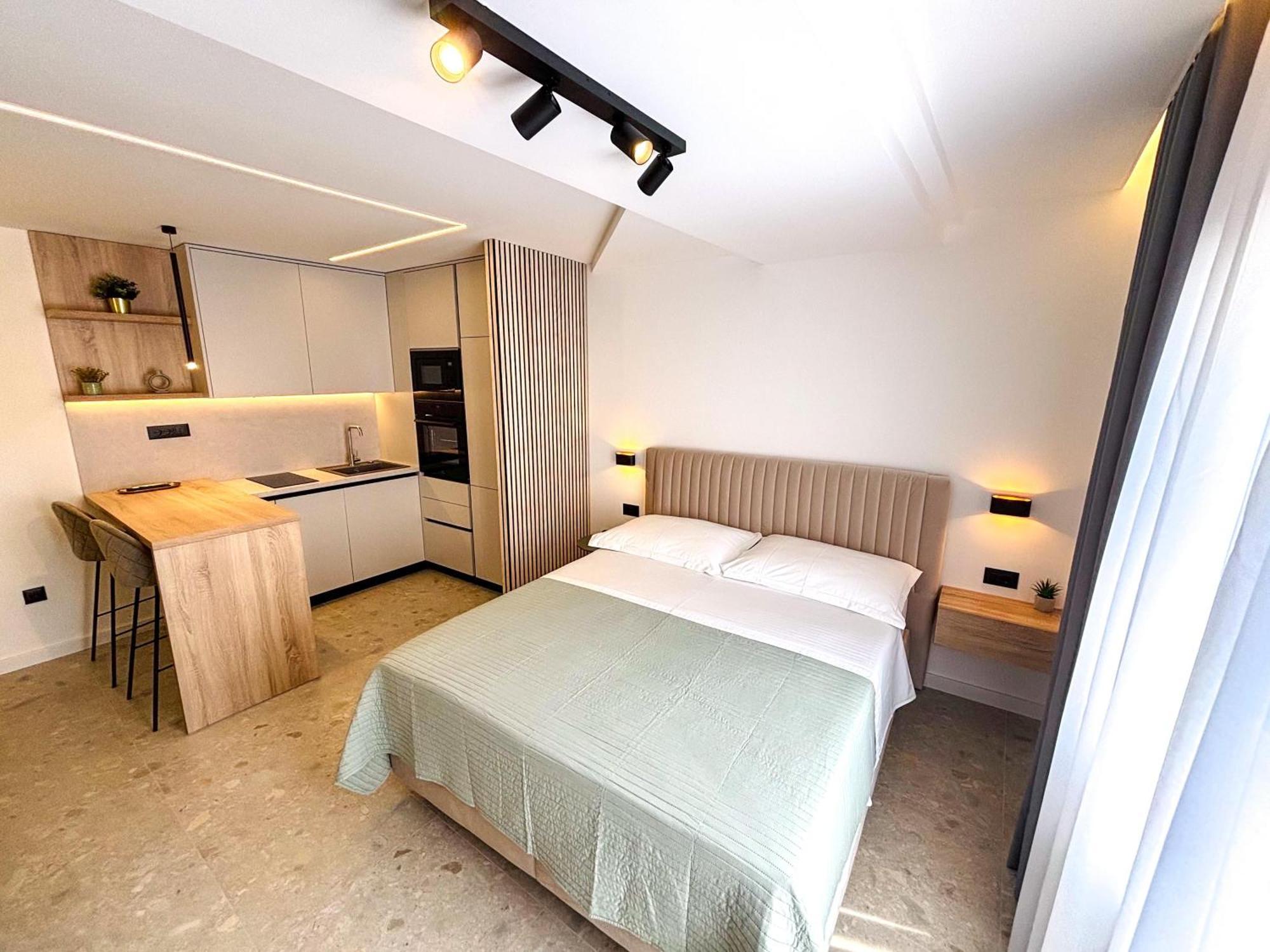 Marthinis Luxury Suites Split Exterior photo