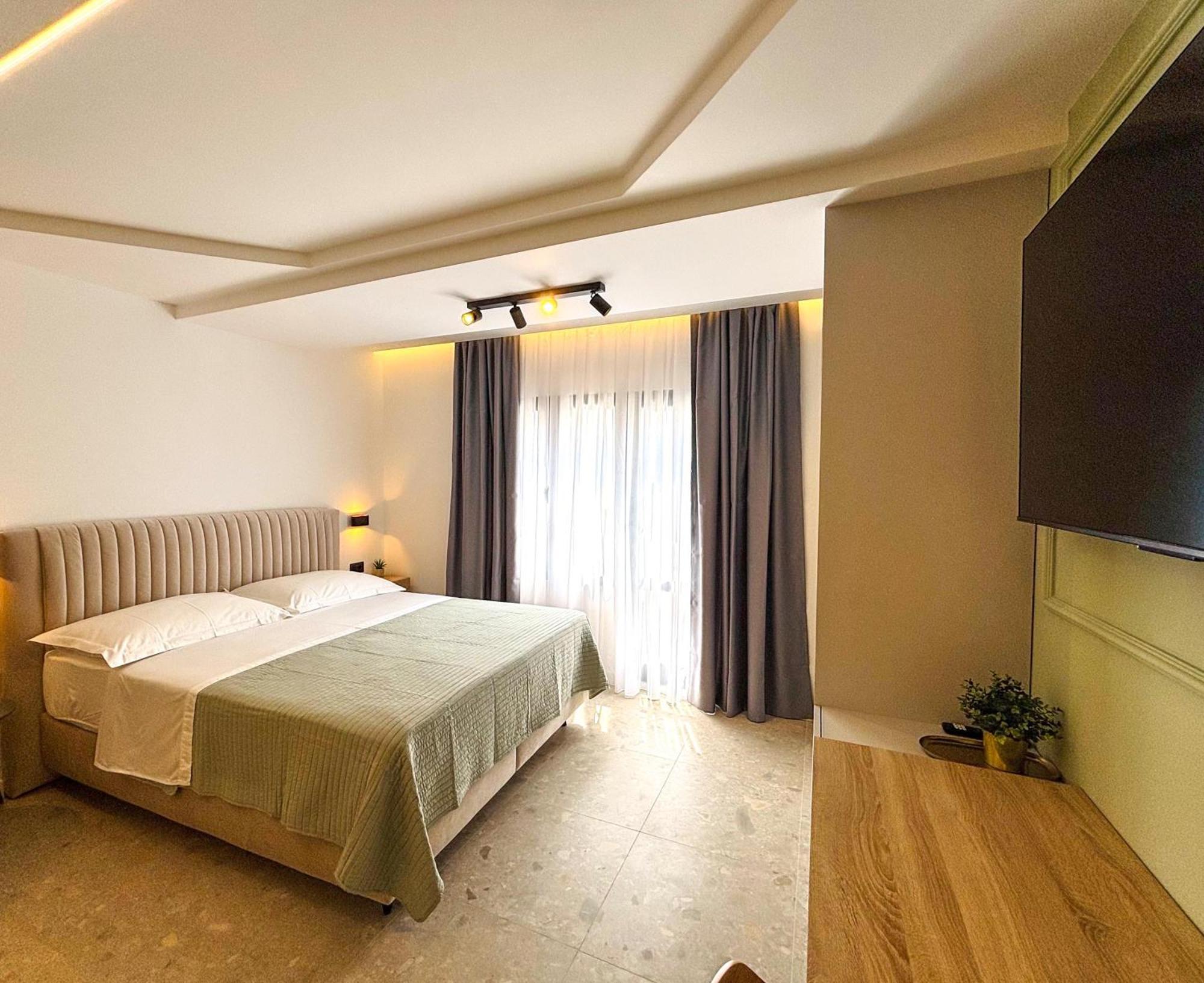 Marthinis Luxury Suites Split Exterior photo
